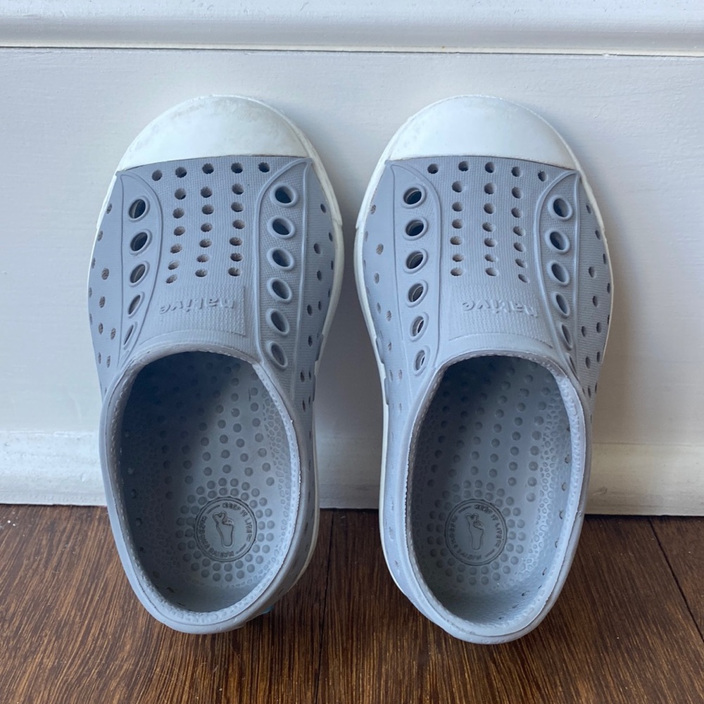 Natives Jefferson Slip ons Toddler/kids size C5 (5 child)